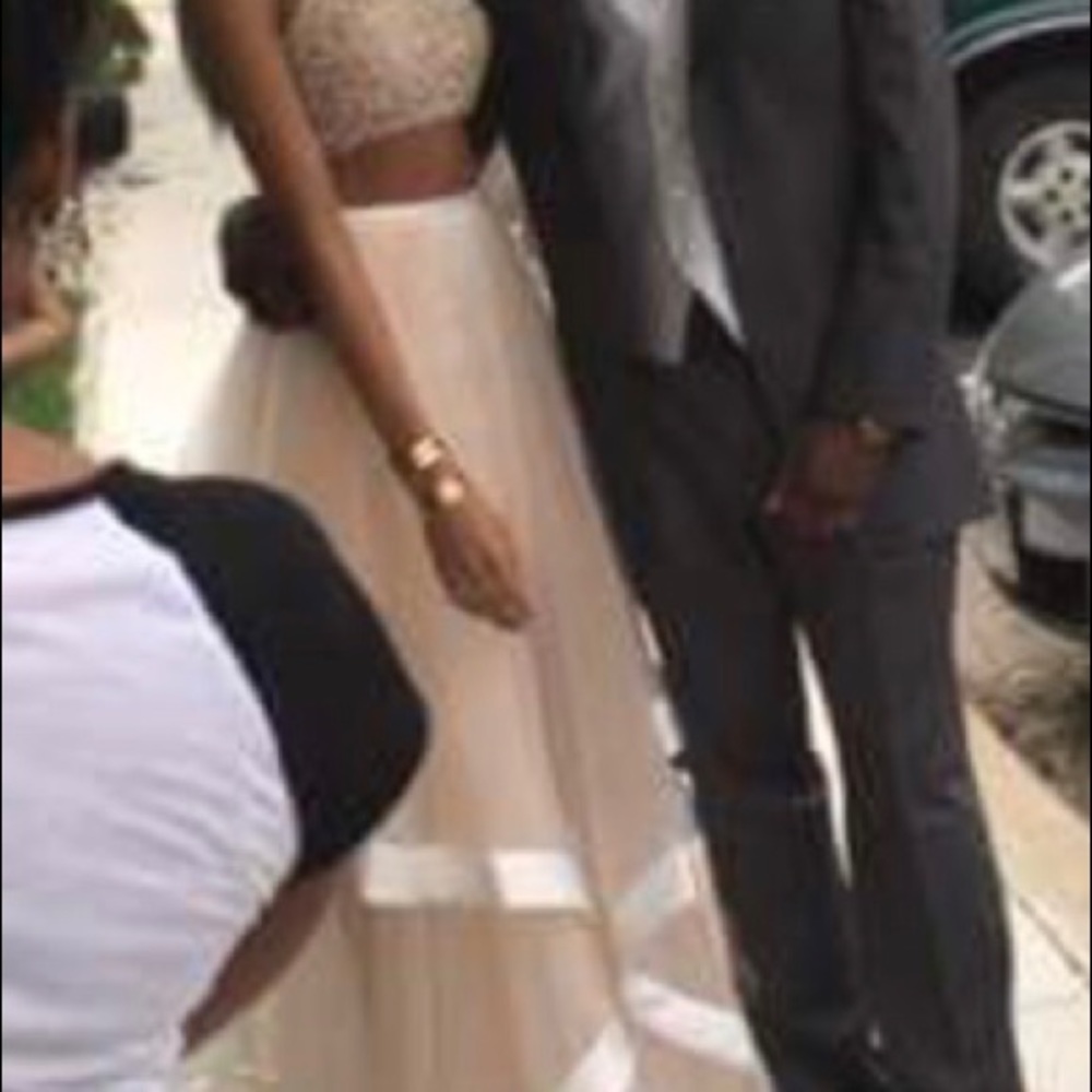 Prom dresses - Picture 3 of 6